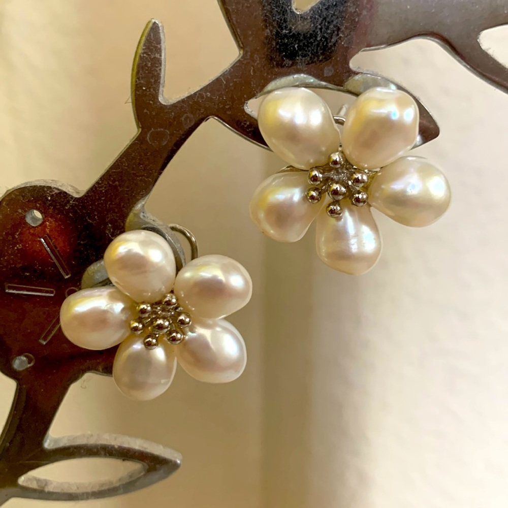 Ross Simons Freshwater Pearl and Sterling Silver Leverback Earrings